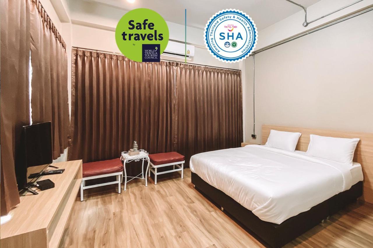 Grand Hotel Buriram Zimmer foto